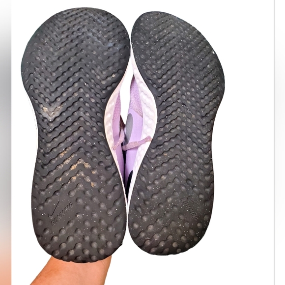 NIKE Revolution Sneaker - Picture 5 of 5